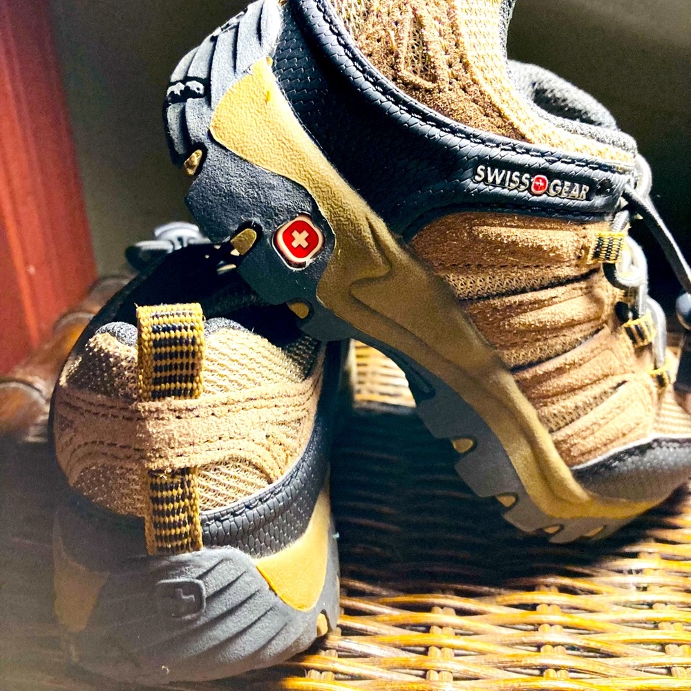 Toddler 9T Swiss gear sneakers